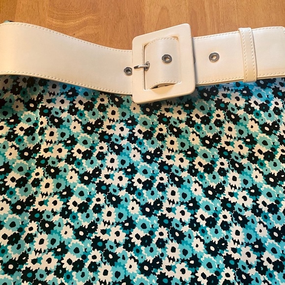 Michael Kors Skirt and Top including White Leather Belt - Picture 11 of 17